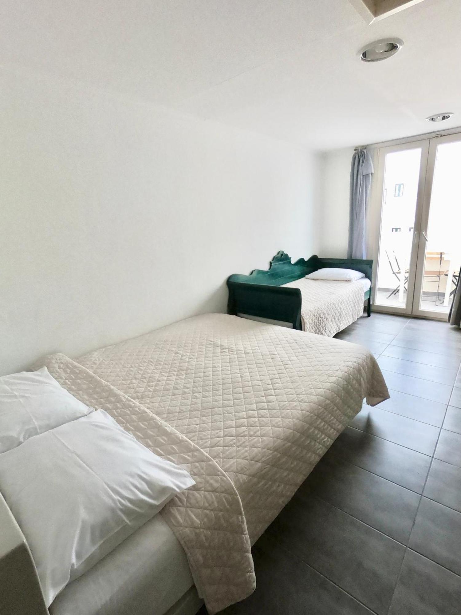 Anny Studios & Rooms Perissa Beach Eksteriør bilde